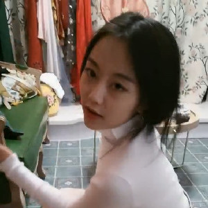 極品反差婊,大學援交學生妹和社會男友酒店開房啪啪,肉茓粉嫩,翹著屁股直接插入[804M]