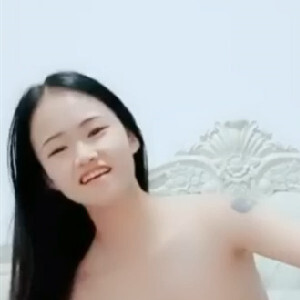 廣西社會精神小夥帶嫩妹女友下海,劇情演繹調戲按摩技師,為了艹B老公打電話也不接[MP4/407M