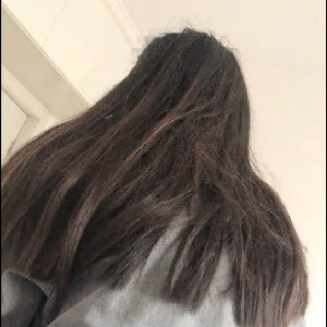 校外出租屋啪啪校園女友,開始玩手機還不想艹,扒下褲子摸著摸著就有感覺流水了[MP4/205M