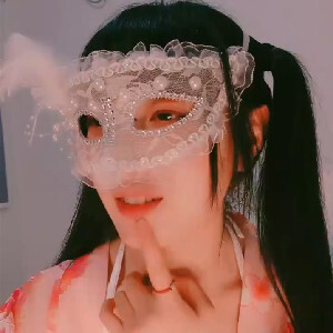 雙馬尾眼罩妹,嘴巴不下,穿壹身粉嫩裝可愛和男友啪啪,翹著屁股享受每下撞擊[MP4/455M]