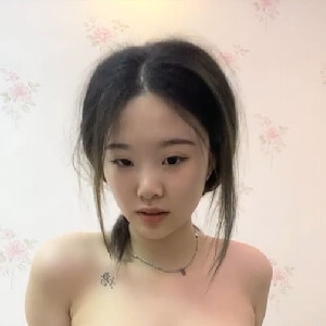 高顏值OO後年輕小情侶,妹子真極品,美乳嫩鮑,無套就幹,年輕人真會玩[MP4/396M