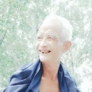 鄉村臊婦田間勾引銀發老頭,老大爺人老心不老,看的BB還笑嘻嘻的,老當益壯後入壹頓幹[MP4/395M