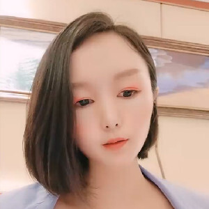 很有氣場短發美女初露鏡,白嫩奶子大又圓,擡起雙臀張開腿露出神秘美鮑[MP4/236M]