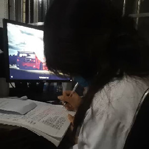 鄉鎮衛生站夜班醫生日常勾搭小護士,值班室內伸進護士服摸奶,摸爽了進宿舍開艹[MP4/899M]