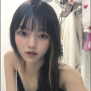 花臂清純OO後社會精神小妹,壹對大眼睛亮晶晶,純純的,摸小茓紫薇[MP4/740M]