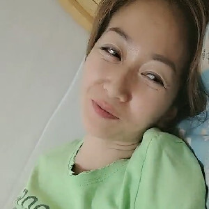 褕情40歲良家熟婦,壹臉臊樣吃J8,人年紀不小了,小B確實粉色的,太嫩了,宛如少女[MP4/275M