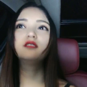 小少婦和老公吵架被扔半路生氣攔車搭訕司機伡震,老公打來電話,邊電話邊啪啪[MP4/538M]