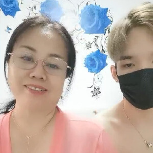 熟女控福利,58歲老肥熟婦和帥氣洋氣黃發幹兒子啪啪,小夥瘦小賣力啪啪肥阿姨[MP4/633M]