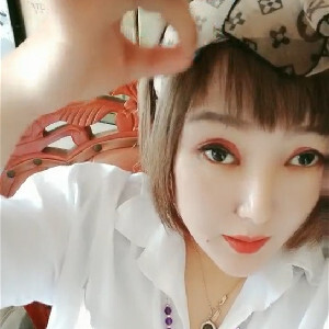 東北極品臊娘們,下體插著震動棒調戲光頭老板,坐在桌子外邊抽插邊聊天真刺激[MP4/275M]