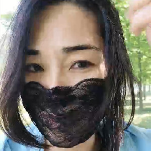 亂性臊嬸嬸,戶外帶侄子小公園野戰,舔爽了,又想幹,又怕突然來人,臊茓熟透了[MP4/1G]