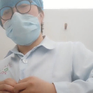 人民醫院小護士工作期間兼職,下體插跳蛋壹邊工作壹邊爽,妳身邊真實臊B護士[MP4/247M]