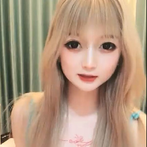 大眼睛黃毛丫頭真嫩啊,和男友激情啪啪,男友J8還真大,插進去BB被撐得老大[MP4/774M]