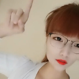 十八線野模和閨蜜開房,某探上全程記錄勾引不同男人聊天記錄,閱屌無數,找個大的來啪[MP4/1G]