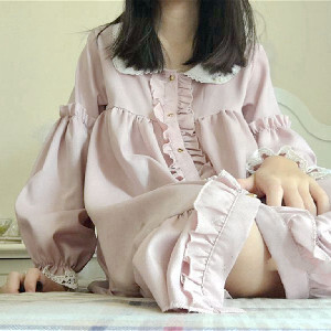 可愛校園洛麗塔軟妹子私拍視圖,父母不在家,自己壹頓亂拍,小茓粉嘟嘟的,水潤無暇[MP4/484M]