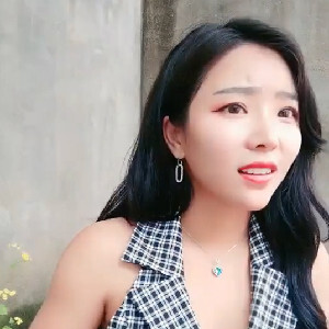 漂亮小少婦勾引鄉村庭院大叔,院子裏站著把B就艹了,旁邊壹大哥裝不知道壹直偷看[MP4/305M]