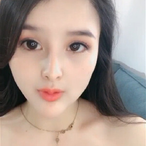 極品大奶少婦,奶子圓潤,壹只手抓不完,鮑魚肥美,兩片肉唇十分厚實,流不少白漿[MP4/245M]