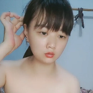 齊劉海農村良家和老公居家啪啪,貴在真實,開始還有點害羞,低頭褕褕瞄鏡頭[MP4/716M]