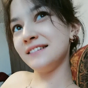 为国争光,高学历留学小哥爆艹当地东欧极品大洋马,两手一边抱一个看电视啪啪[MP4/186M]