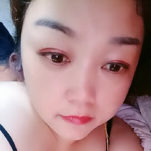 丰满阿姨和老情人褕情,干的过程还和闺蜜视频聊天,让她看啪啪,惹得闺蜜痒了紫薇[MP4/389M]