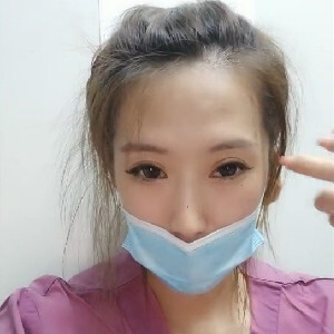 医院手术室麻醉科专业护理员下海兼职,深夜无人,脱下防疫服露出黑沐耳勾人[MP4/948M]