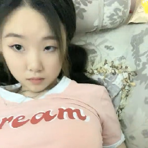 高顏值OO後情侶第壹視角爆艹青春小女友,和同學邊打電話邊啪,不小心呻吟出來,忙問怎麽了[MP4/427M]