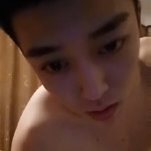 帅气OO后小伙爱艹良家阿姨,啪啪丰满阿姨,艹一半还没射,老公来电话了,赶紧穿衣服回家了[MP4/214M]