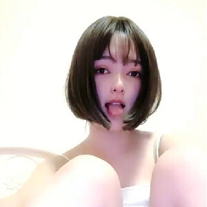 成都武侯區短發清純OO後軟萌妹,聲音甜美,純天然無毛白虎肥鮑,人間最美鮑魚[MP4/917M]