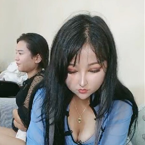 欲火少婦喜歡小鮮肉,沒有耕壞的田,只有累死的牛,用腳撫摸小鮮肉大屌[MP4/547M]