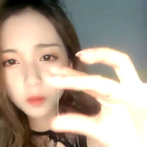 透視鏤空情趣開胸內衣超極品美女寂寞紫薇,看起來十分可口[MP4/746M]