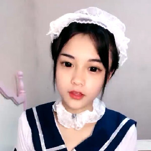 長相甜美大眼睛OO後清純萌妹,撩起上衣扭動曼妙身體,小茓毛毛還挺多[MP4/450M]