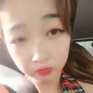 開車到鄉下勾引幹農活的大哥,找個無人地打野戰,飛來艷遇,大哥說城裏人真會玩[MP4/632M]