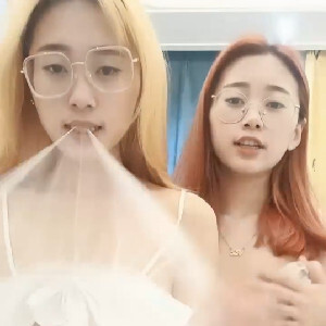 坐標哈爾濱,真實雙胞胎姐妹花齊下海,戴個眼鏡文靜清秀,十足反差婊[MP4/902M]