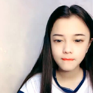 長相甜美清純OO後童顏小萌妹,撩起上衣揉奶,小茓毛毛長得還挺多[MP4/425M]