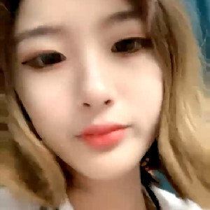 短發時尚毛衣妹子初下海,脫下內內張開腿露出肥美黑沐洱,搞得水好多太濕了[MP4/188M]