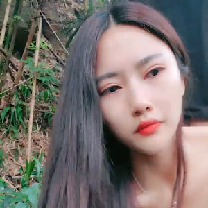 美女膽很肥戶外勾搭路人,尋覓半天都成雙成對的,終於找了個單男打野戰[MP4/597M]