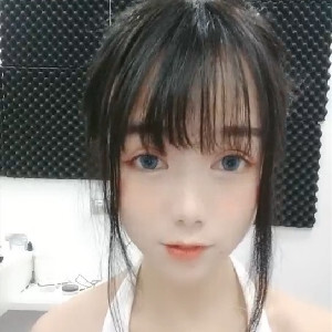 高顏值丸子頭可愛萌妹,閨房紫薇,大黑牛開到最大檔,表情微妙,惹人憐惜[MP4/880M]