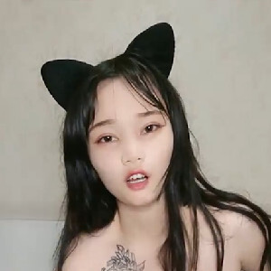 廣西老表床上無套路爆艹女友,網格性感網襪按著大白屁股,多姿勢換著幹[MP4/454M]