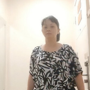 兩個帥氣戀母小夥躺著打遊戲等著阿姨洗澡,就愛艹老B,見到阿姨,遊戲也不玩了[MP4/384M]