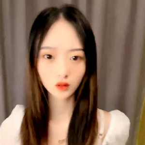 高顏值OO後女神,面對鏡頭有點緊張,天然人間尤物,小茓身材都是頂級的[MP4/905M]