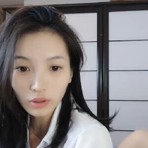 甜美鋼牙妹和閨蜜女同誘惑,互舔嫩鮑,毛都卡牙套上了,小茓濕漉漉的[MP4/826M]