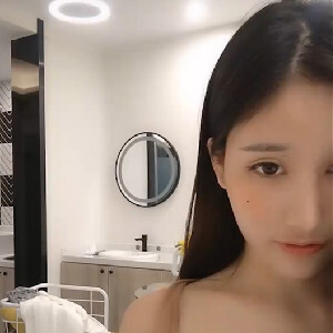 翹臀文靜新人小美女初下海,揉搓小胸,奶子不大,還有待發育[MP4/126M]