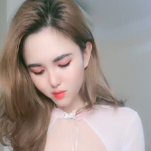 極品八字奶美少婦,開胸誘人上衣露出傲人美乳,粉色奶頭想不想吃壹口[MP4/966M]