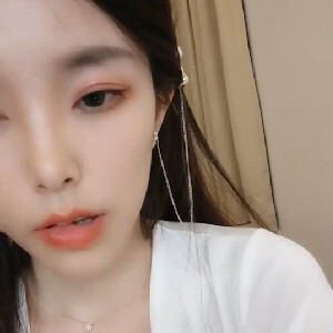 氣質仙女顏值小姐姐,高雅韻味,現實舔狗的女神,妳面前的小母狗[MP4/395M]