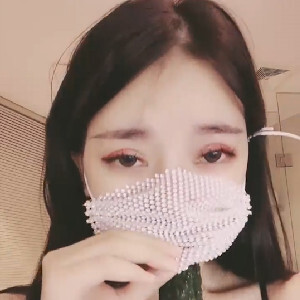 大眼睛氣質美女浪起來誰也頂不住,茄子、黃瓜、紅薯都拿來紫薇,插的噴水[MP4/271M]