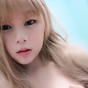 甜美清純OO後童顏小妹挺害羞,小茓粉嫩,洞口超級小,手指插進去都困難[MP4/943M]