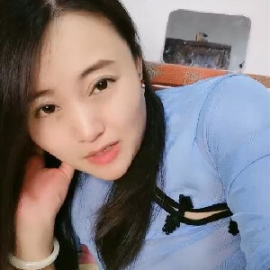 憨厚光頭大哥帶嬌妻下海,被媳婦口了半天都沒硬,被嘲諷壹番,熟婦太敗火[MP4/304M]