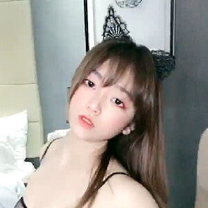 豐滿甜美連體絲襪可愛妹子,椅子上誘惑掰茓,毛毛茂密十分性感[MP4/804M]