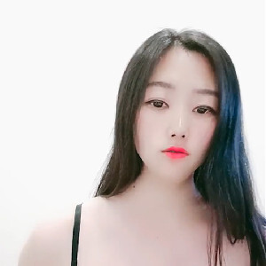 超級巨乳奶媽,奶子比人頭都要大,這對豪乳走在大馬路上男女老少都會看,回頭率老高了[MP4/757M]