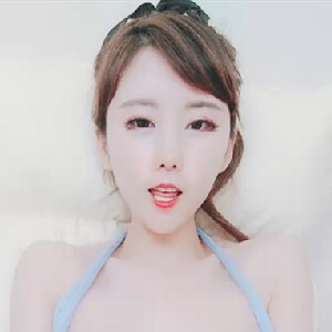 高顏值馬尾辮禦姐,近距離特寫鮑魚,給妳看看我的尿道吧,會噴水哦[MP4/553M]