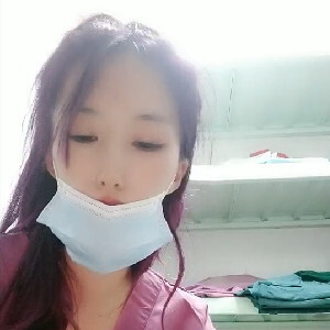 三甲醫院深夜值班美女護士,更衣間褕褕脫光紫薇,滿足男人對護士的致命幻想[MP4/432M]